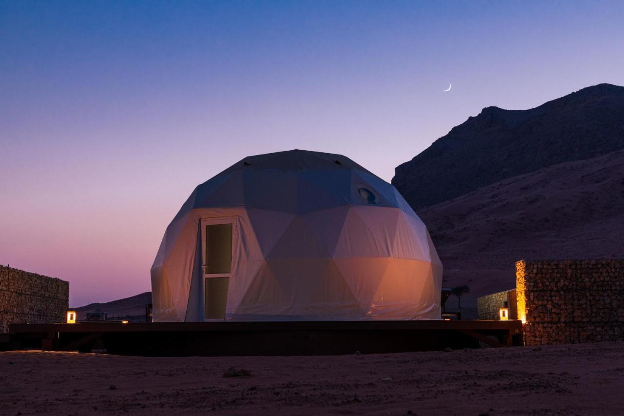 Готель Moon Retreat By Sharjah Collection Екстер'єр фото