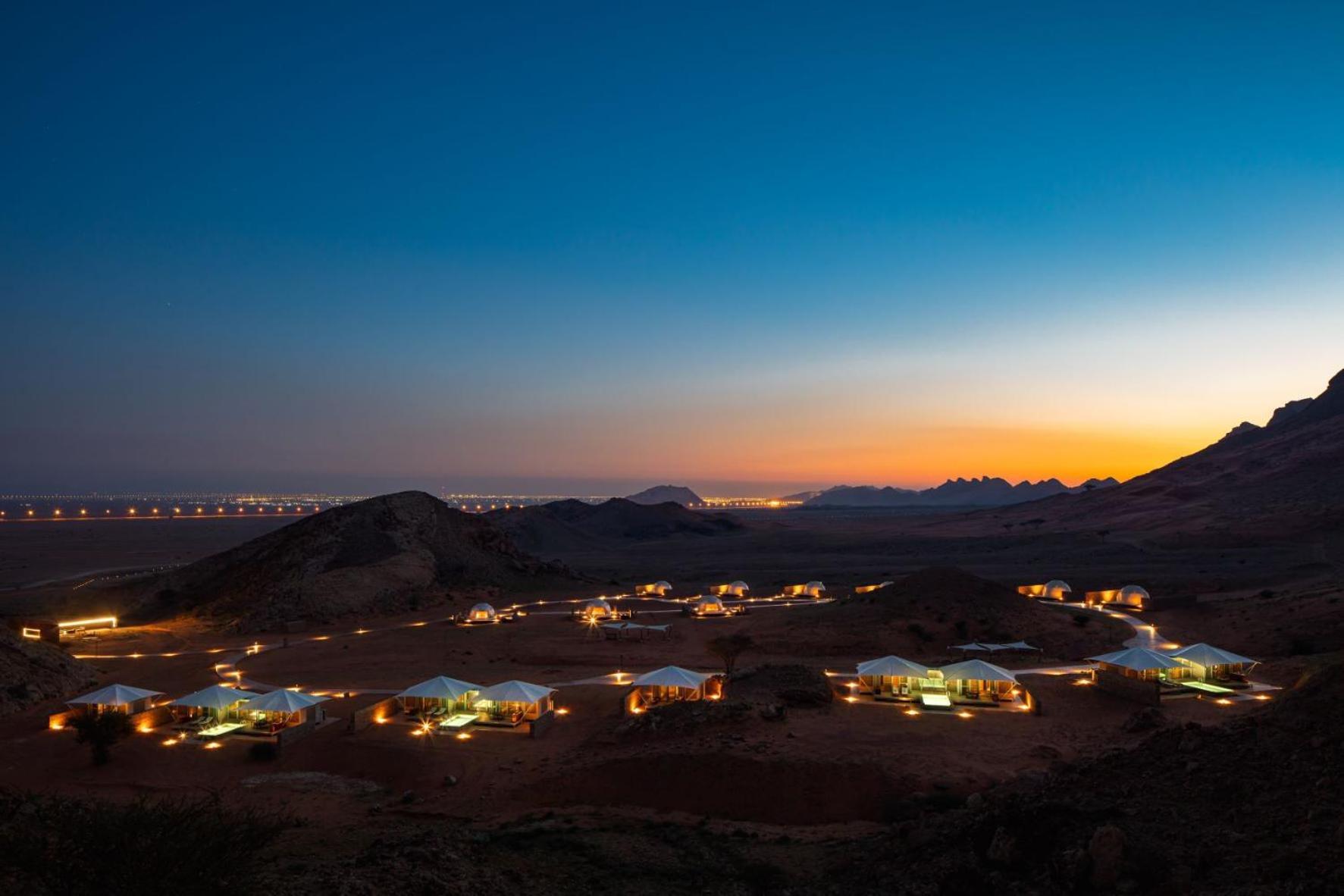 Готель Moon Retreat By Sharjah Collection Екстер'єр фото